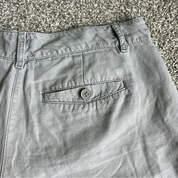Loft Light Gray Chino Utility Shorts, Size 2 - Picture 6 of 6